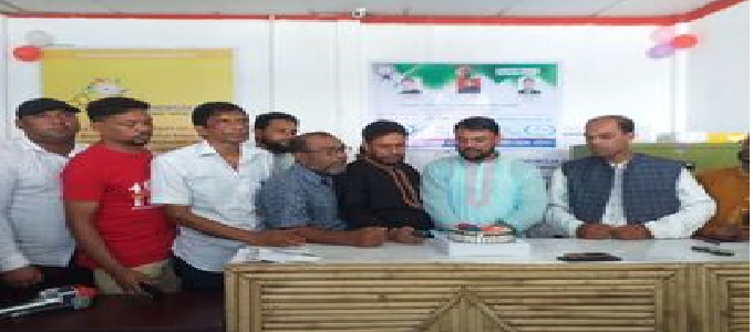 সিলেটের সমাচার ২৪ ডটকম এর ১ম প্রতিষ্ঠাবার্ষিকী কেক কাটার মাধ্যমে পালিত