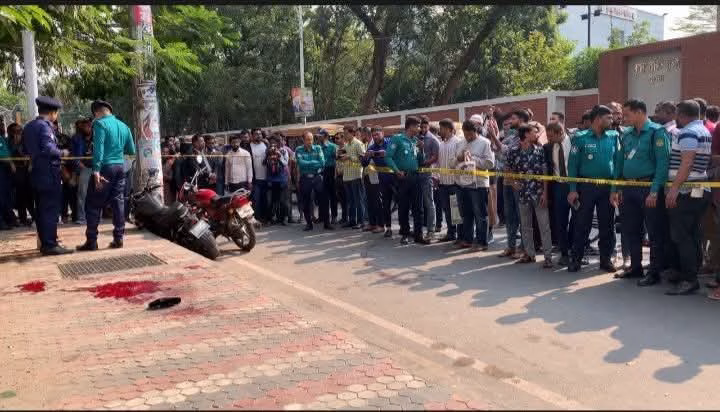 খুলনায়- আদালত চত্বরে দুর্বৃত্তদের গুলিতে নিহত ২.