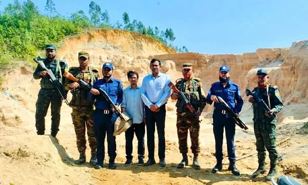 লামায় অবৈধভাবে বালু উত্তোলনের অপরাধে ১ জনকে ৬দিনের জেল, বালুসহ ট্রাক জব্দ