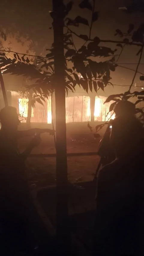 বিশ্বম্ভরপুর উপজেলাতে পরিকল্পিত অগ্নিসংযোগ: বাইরে থেকে তালা মেরে বসতঘরে আগুন, প্রাণনাশের চেষ্টা