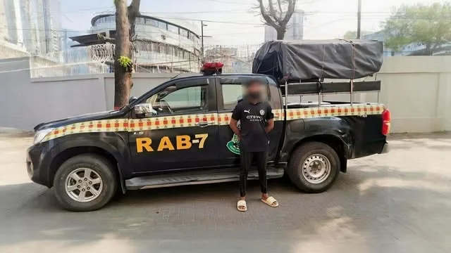 র‌্যাব-৭-এর সাঁড়াশি অভিযানে আলিফ হত্যা মামলার পলাতক দেব গ্রেফতার